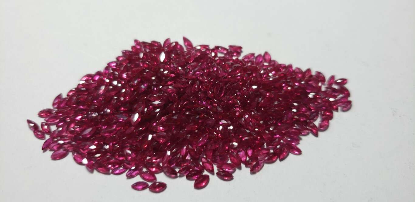 Ruby Marquise: 4mm x 2mm