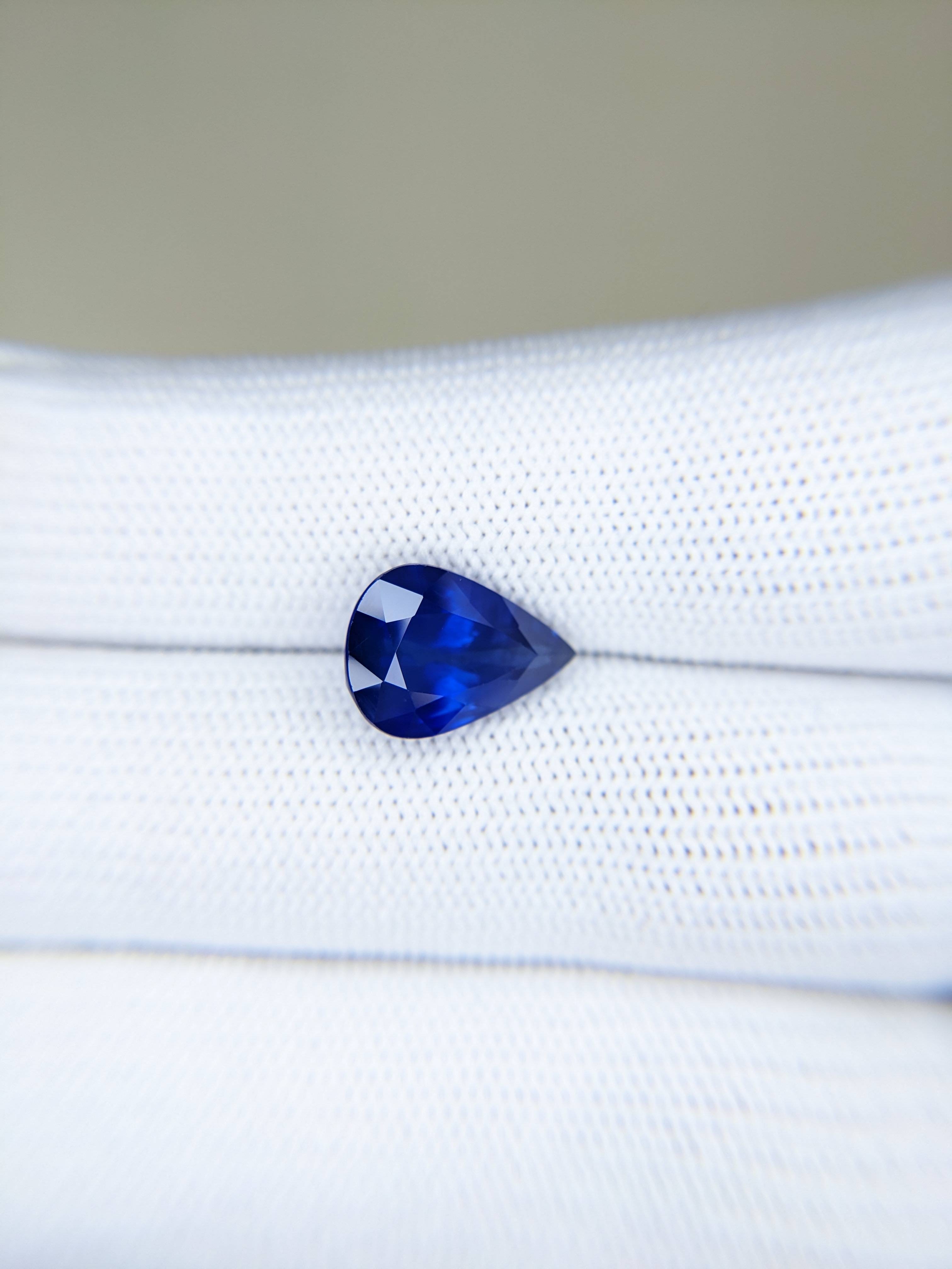 Sapphire Pear: 5.84ct