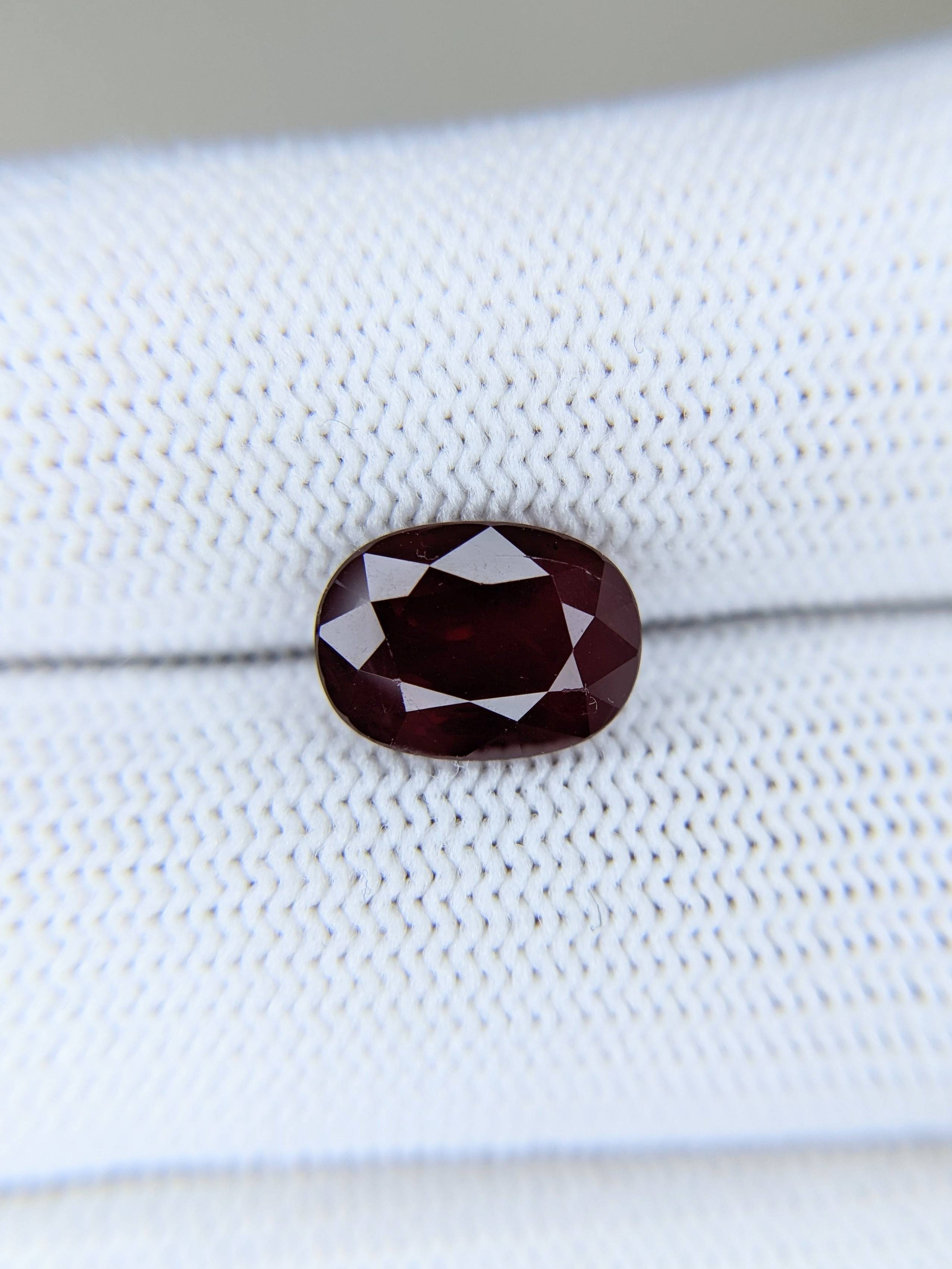 Ruby Oval: 3.06ct