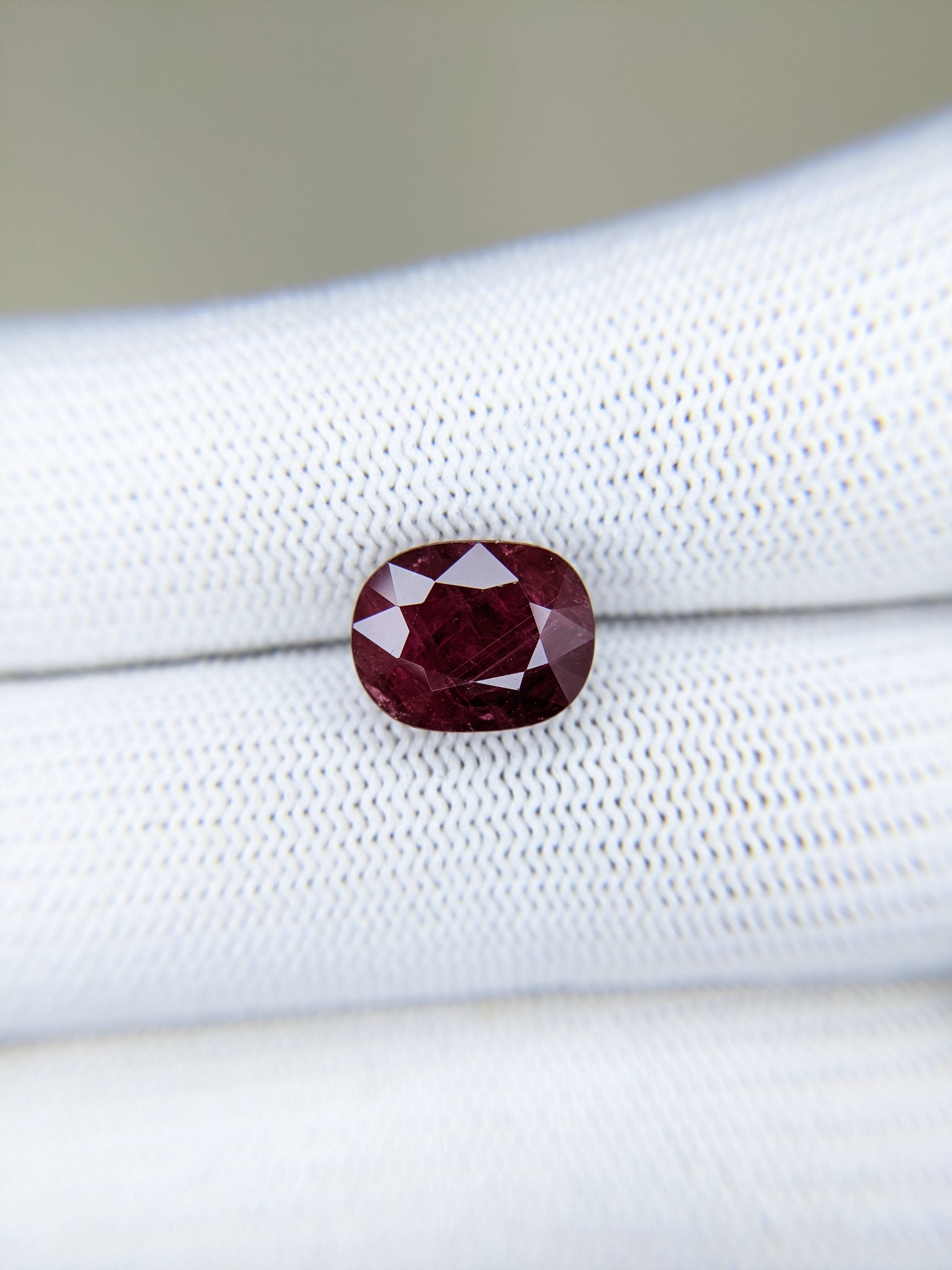 Ruby Cushion: 5.44ct