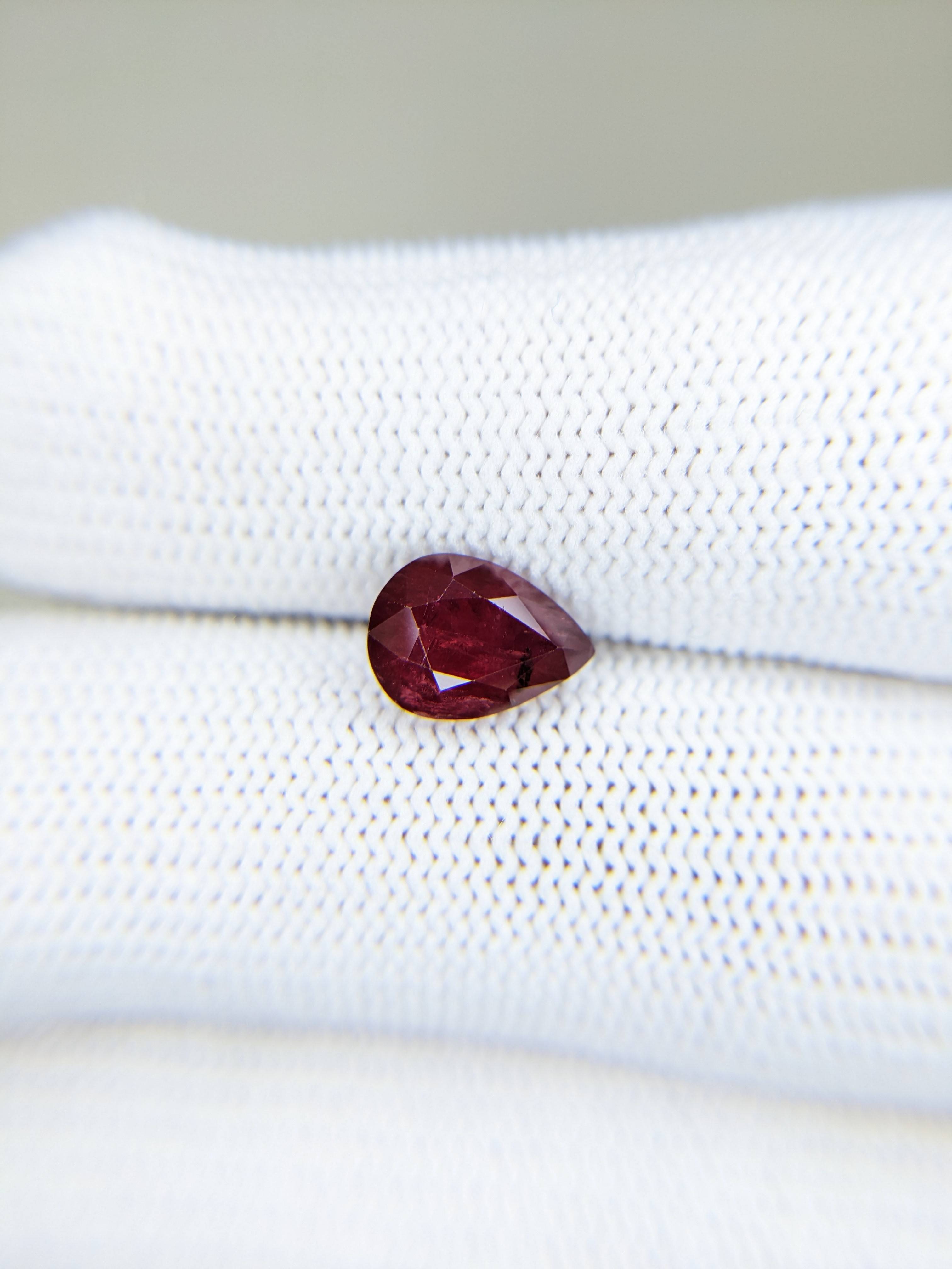 RUBY Pear: 2.56ct