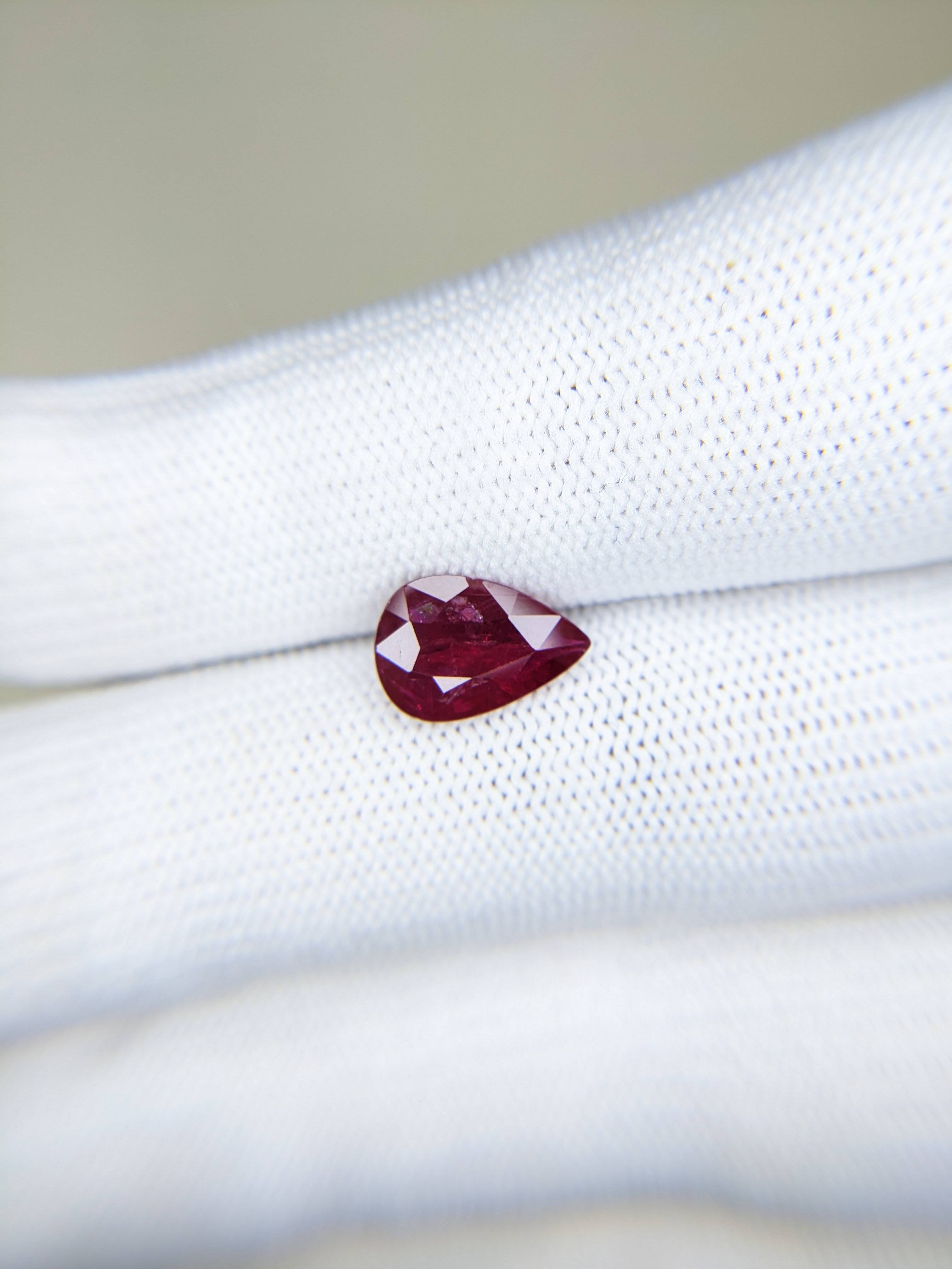 RUBY Pear: 2.33ct