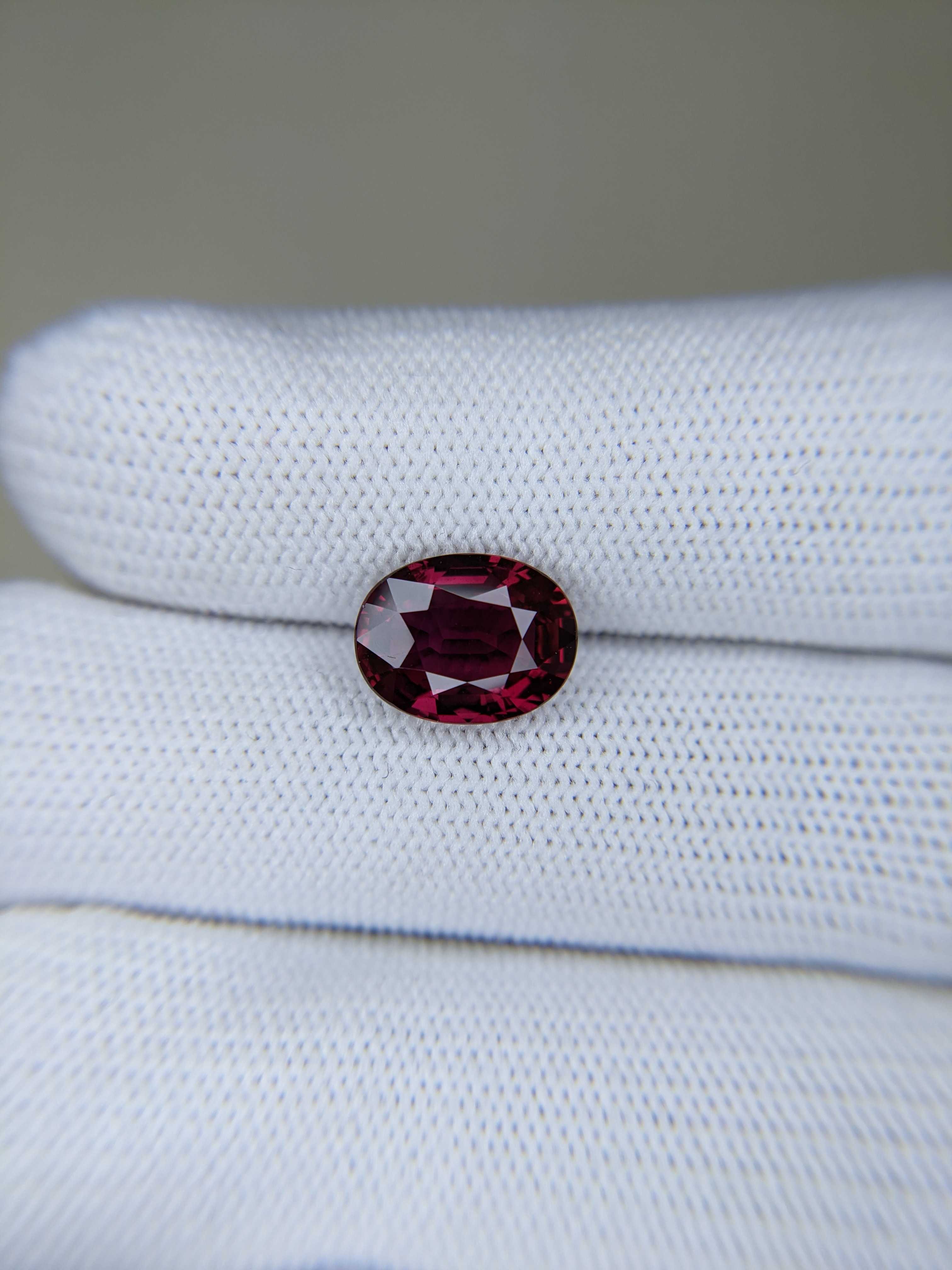 Ruby Oval: 4.03ct
