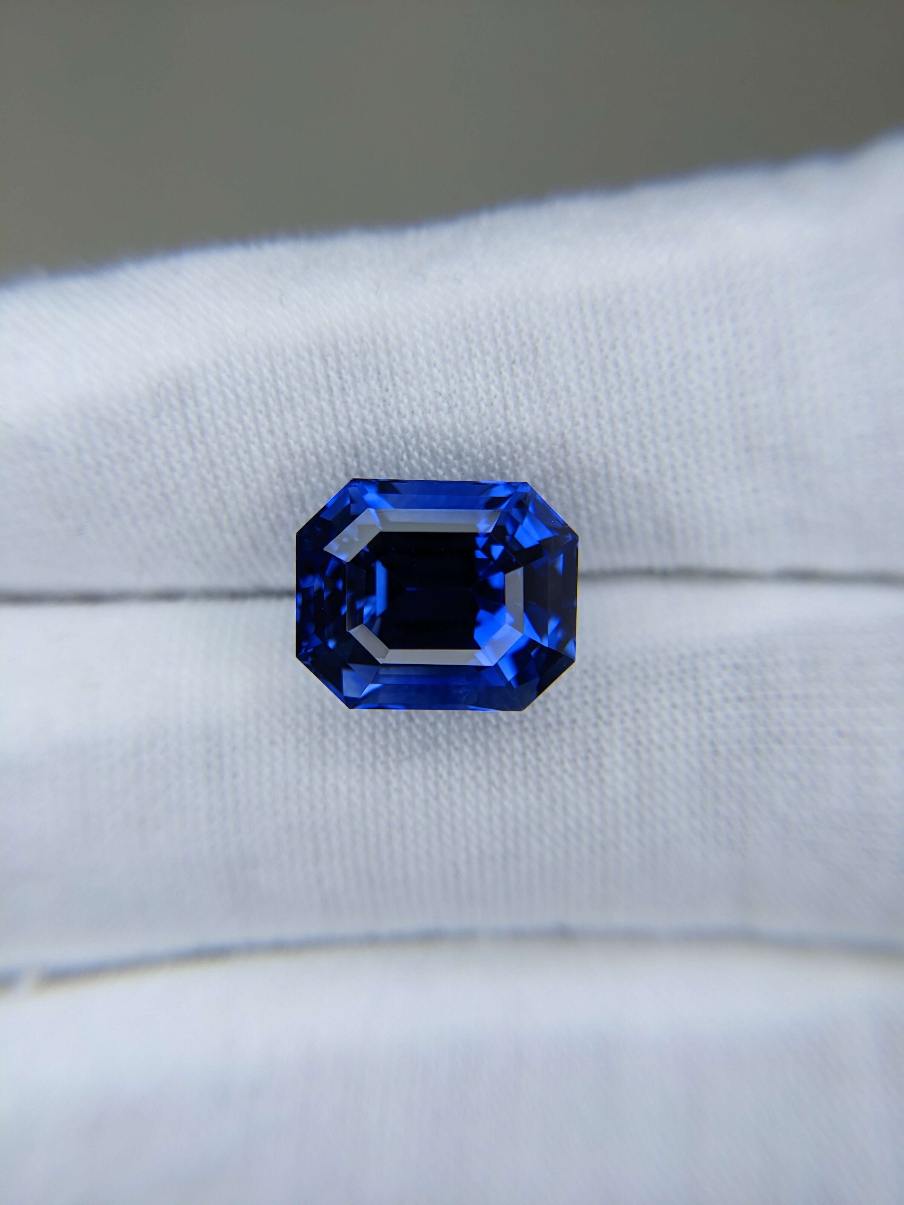 Blue Sapphire Emerald Cut: 10.69ct