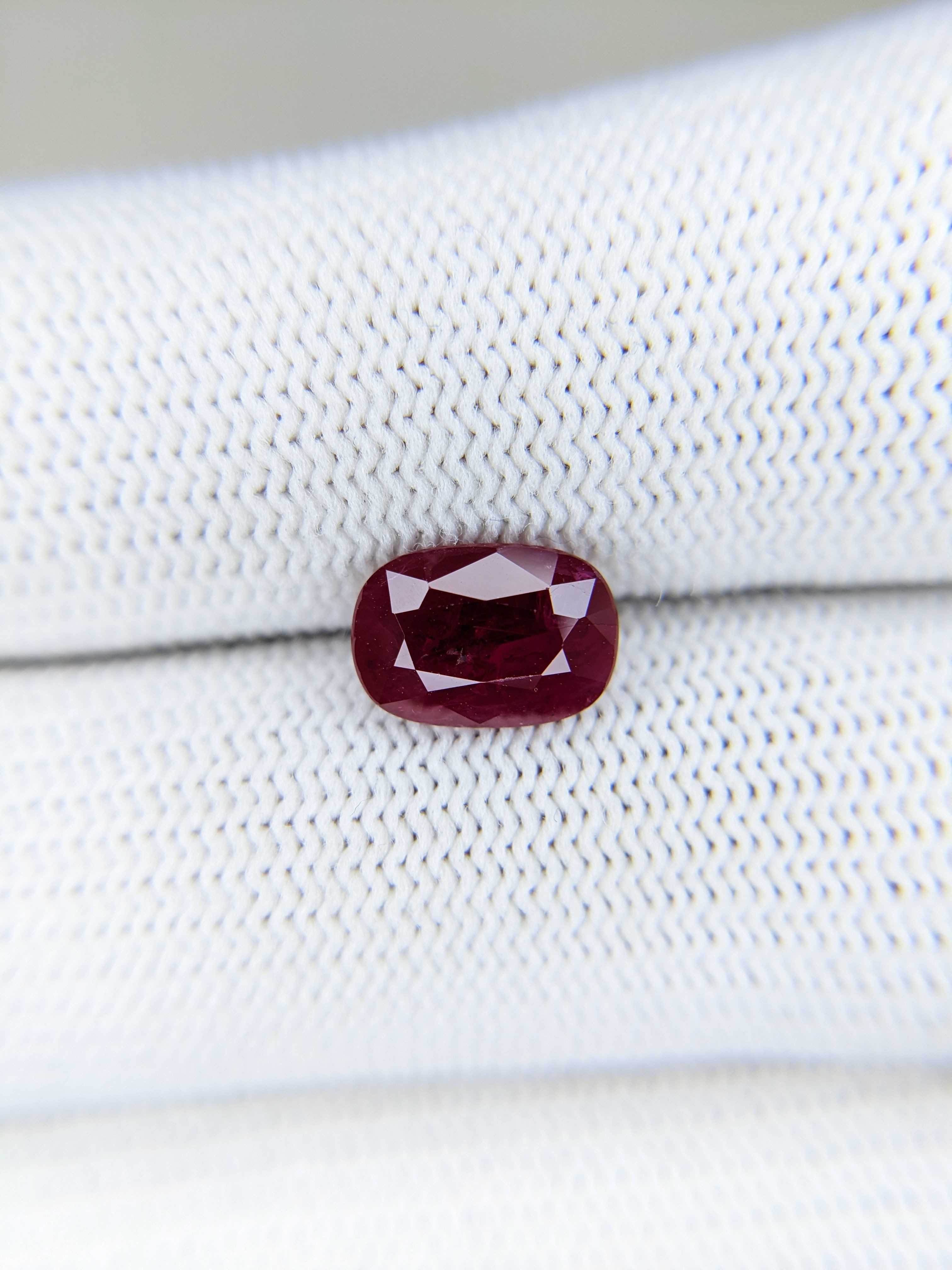 RUBY Cushion: 2.29ct