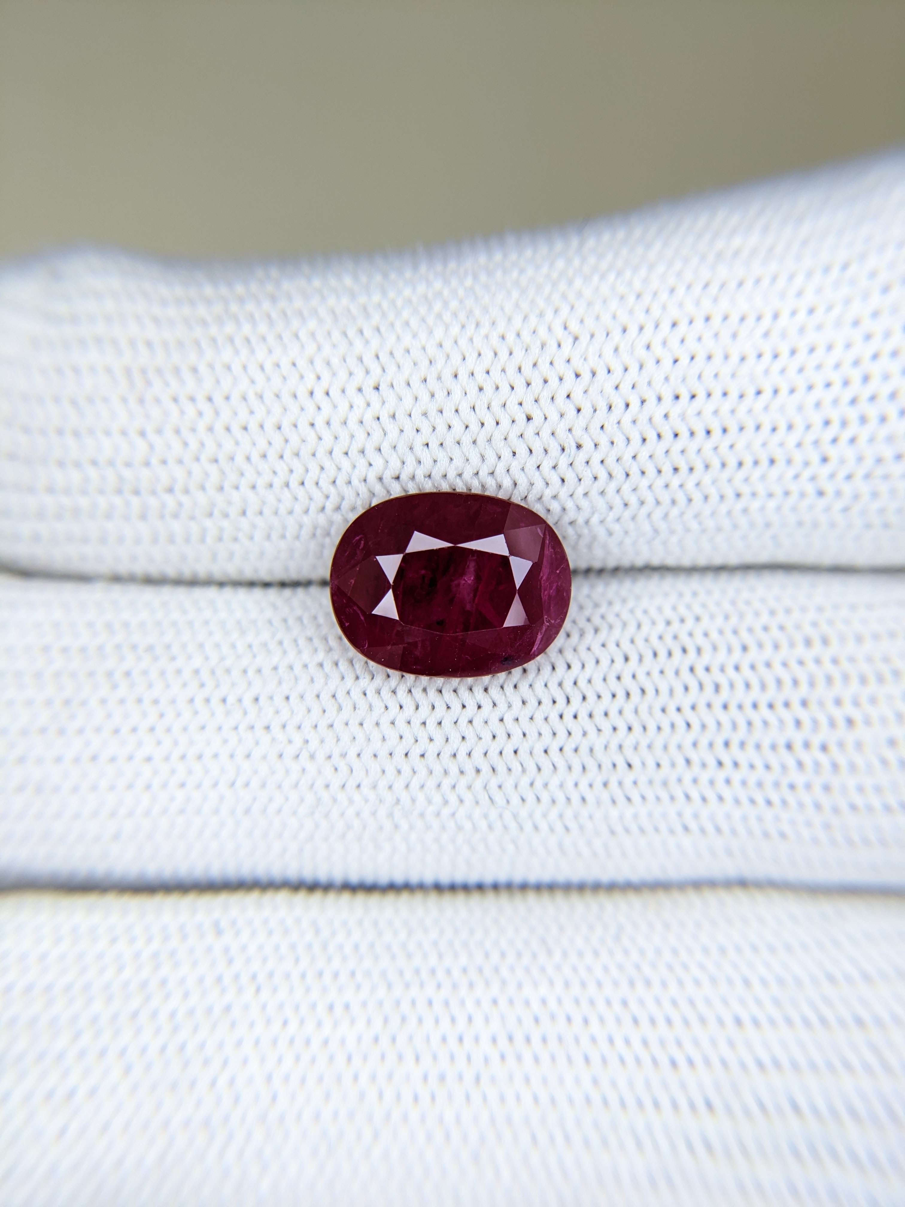 Ruby Oval: 5.03ct