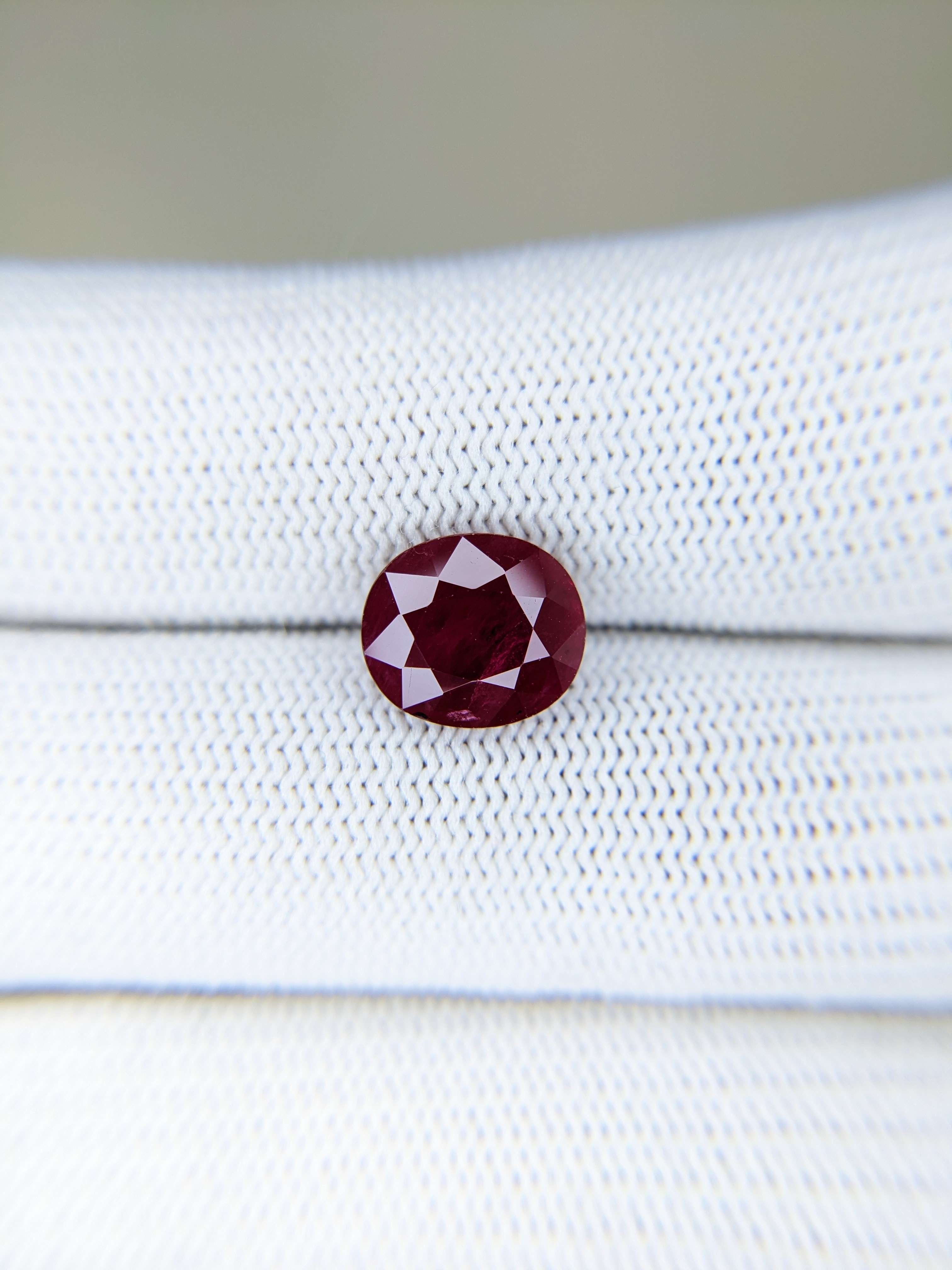 Ruby Oval: 3.63ct
