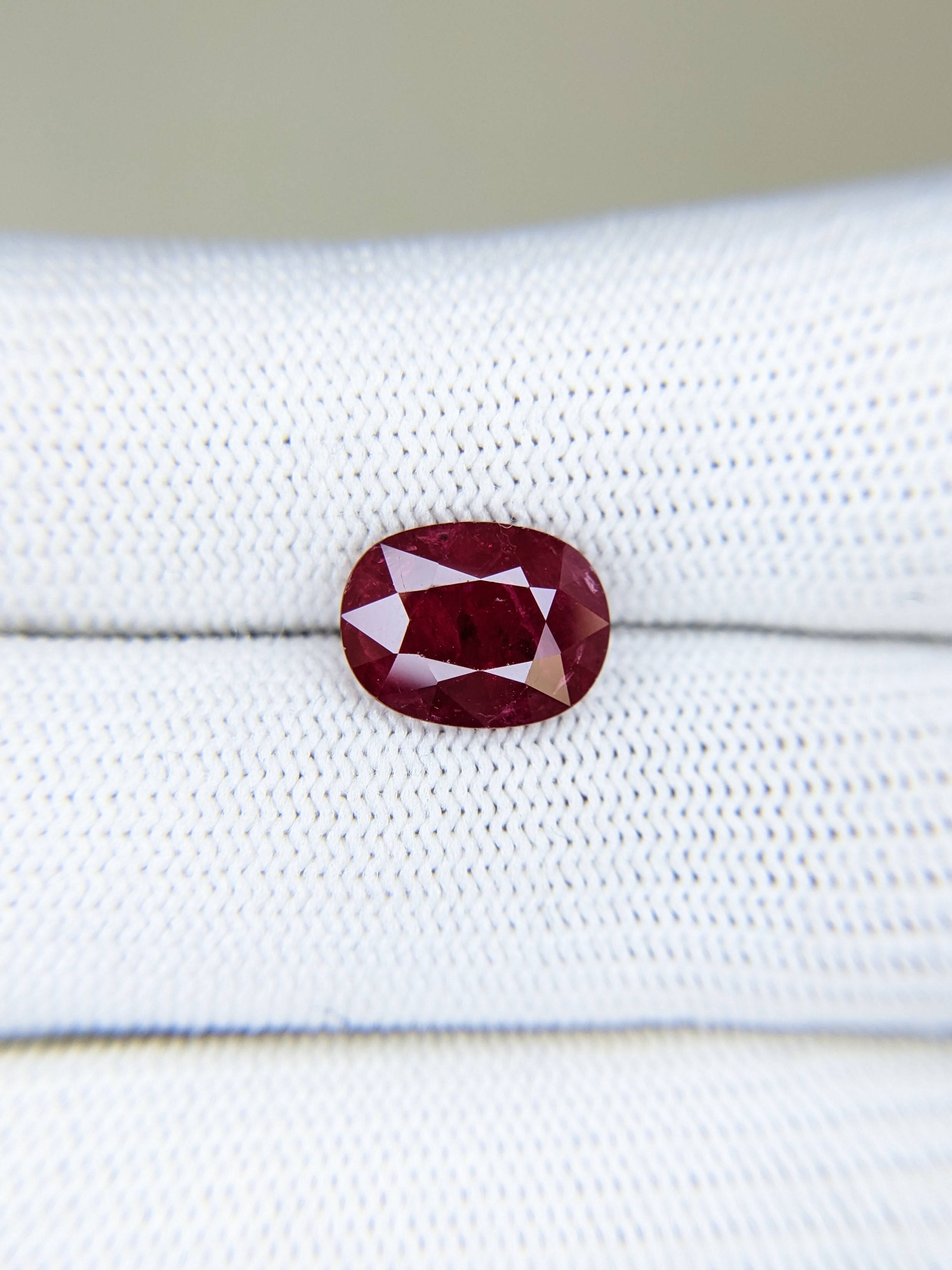Ruby Oval: 4.01ct