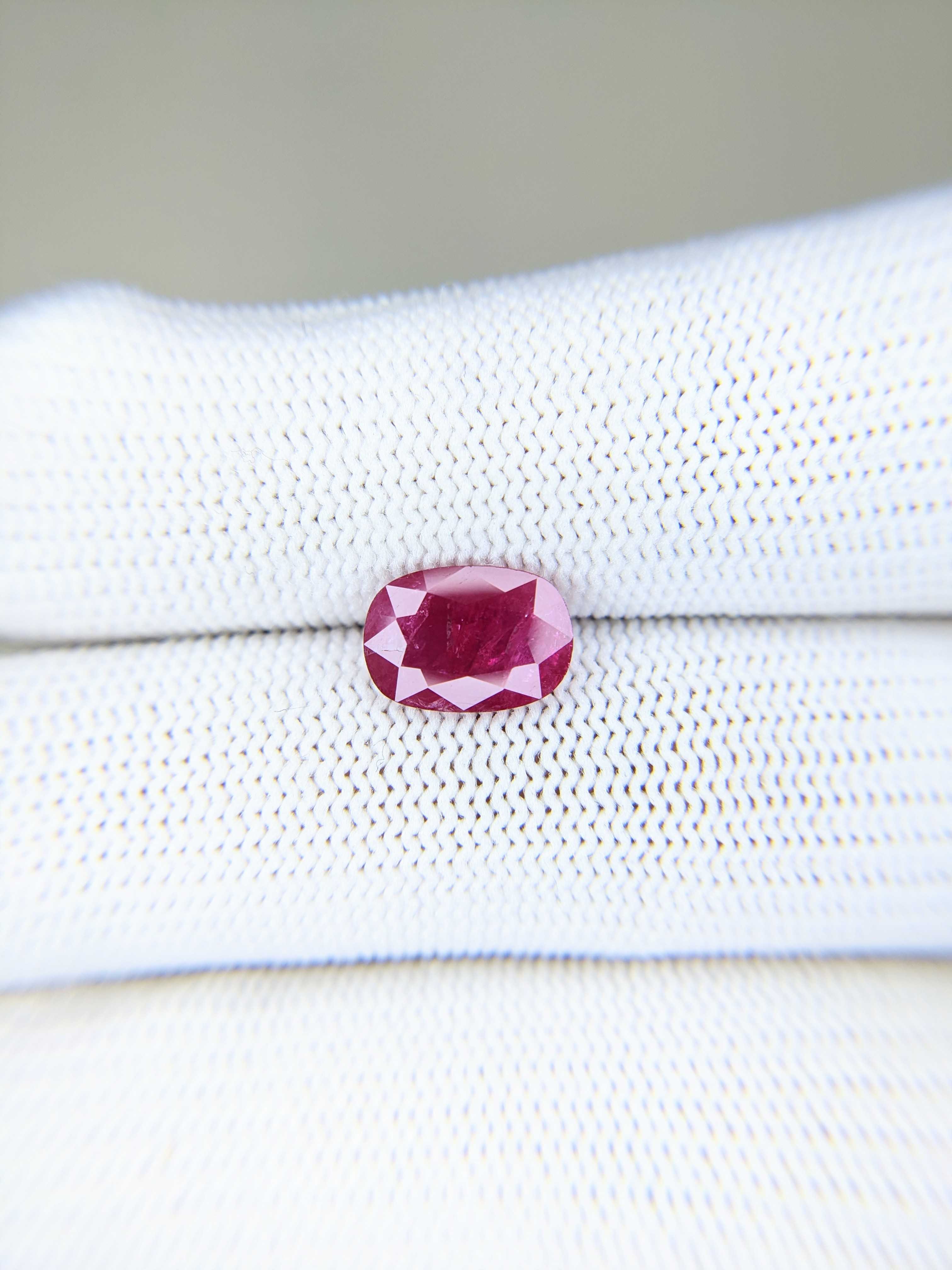 RUBY Oval: 2.52ct