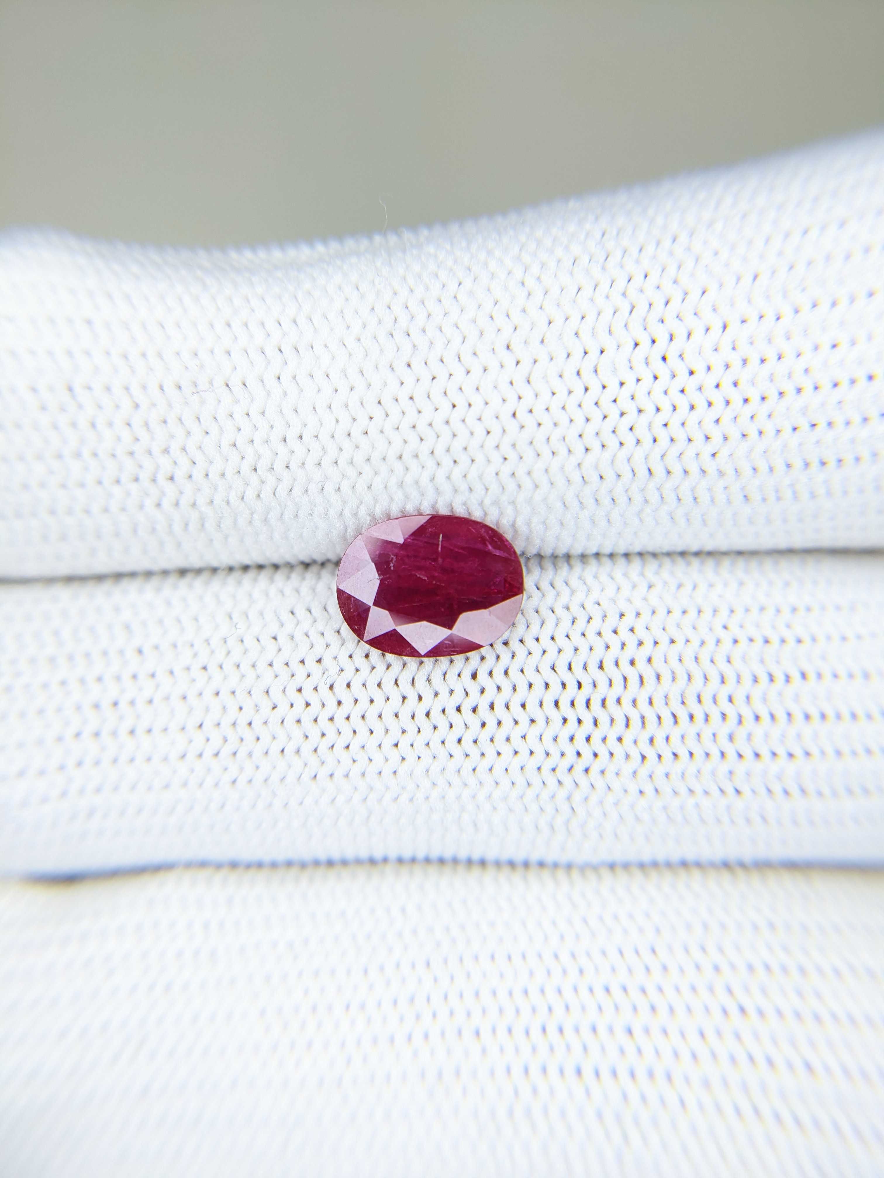 RUBY Oval: 1.91ct