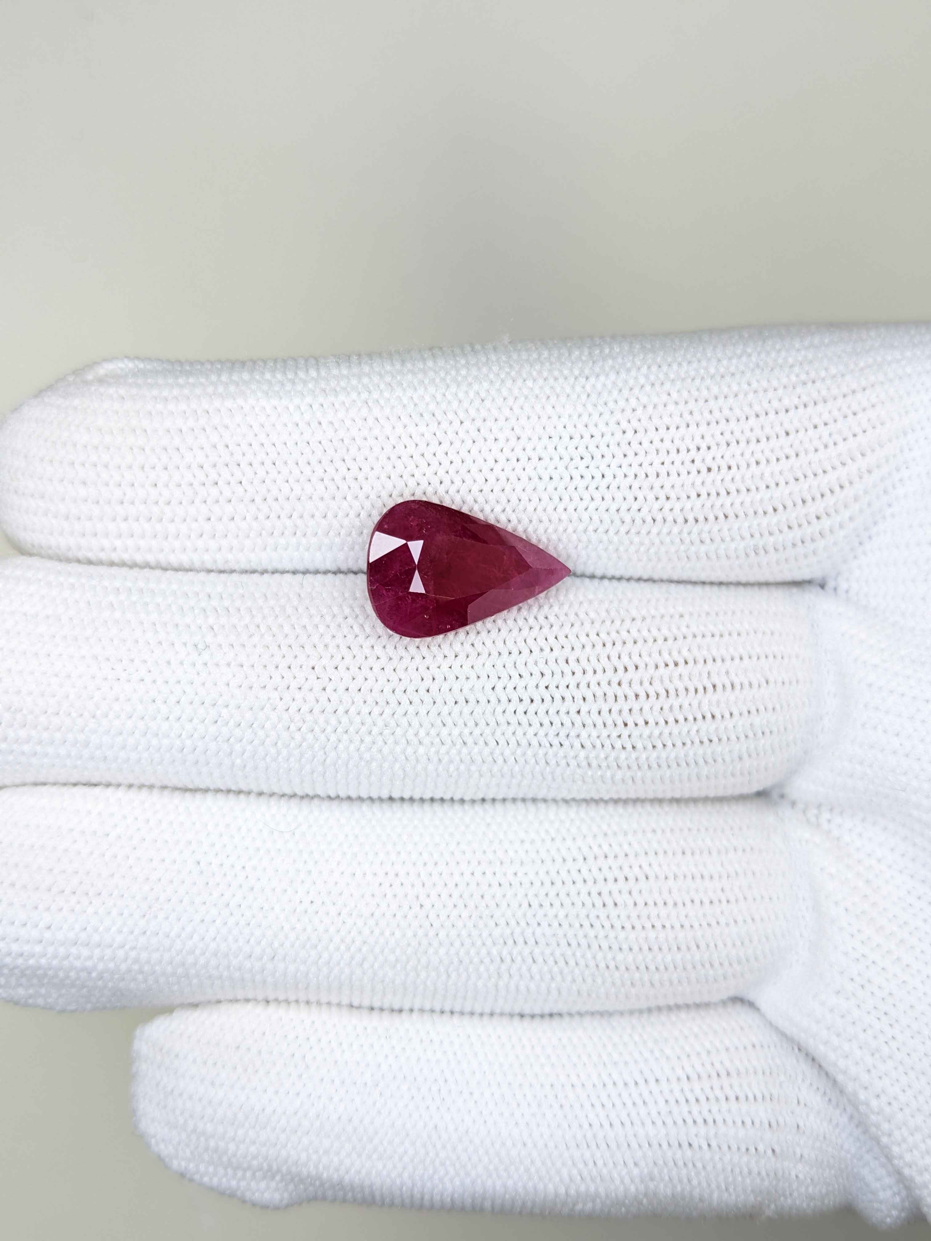 RUBY Pear: 7.73ct