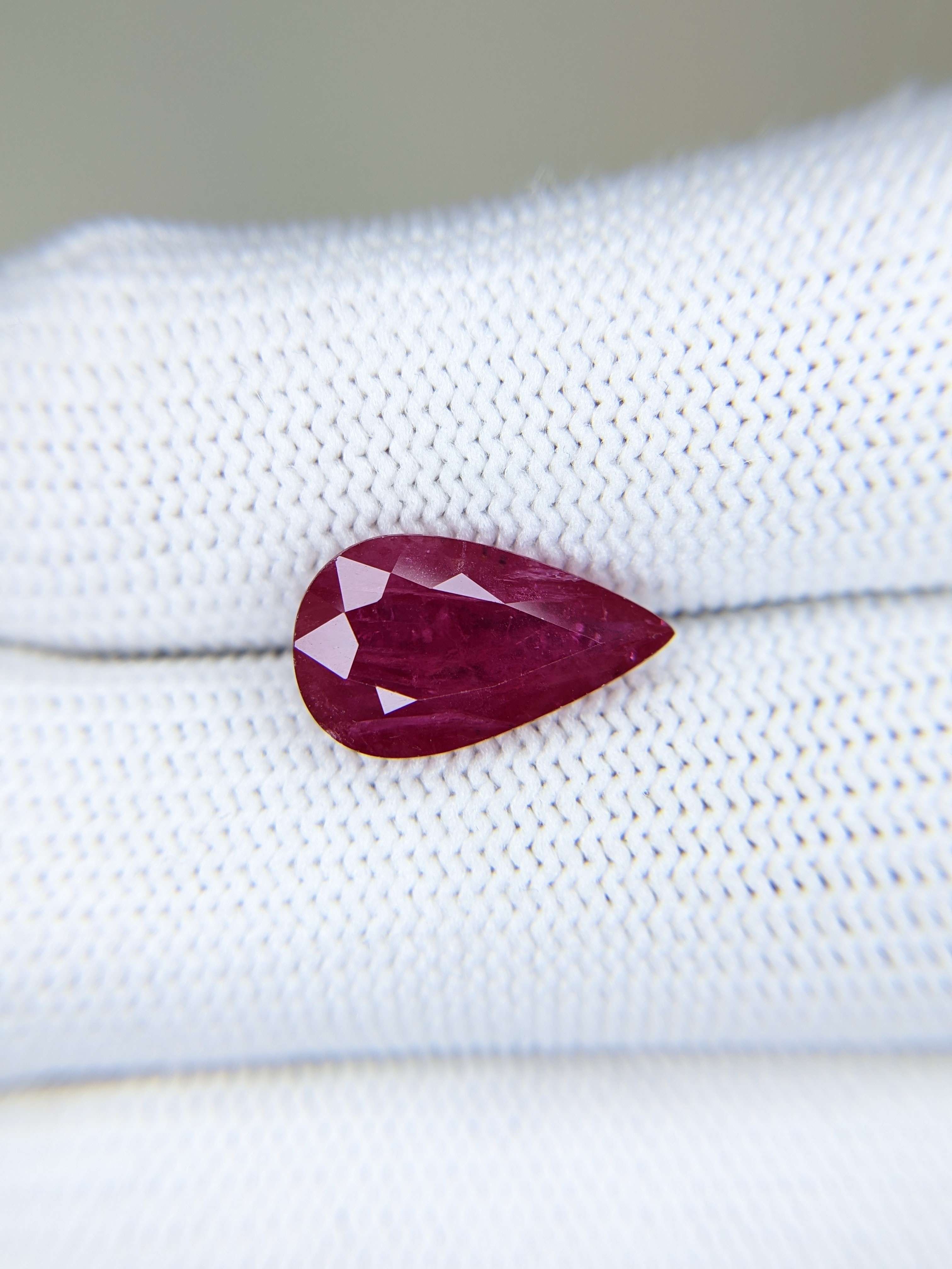RUBY Pear: 4.55ct