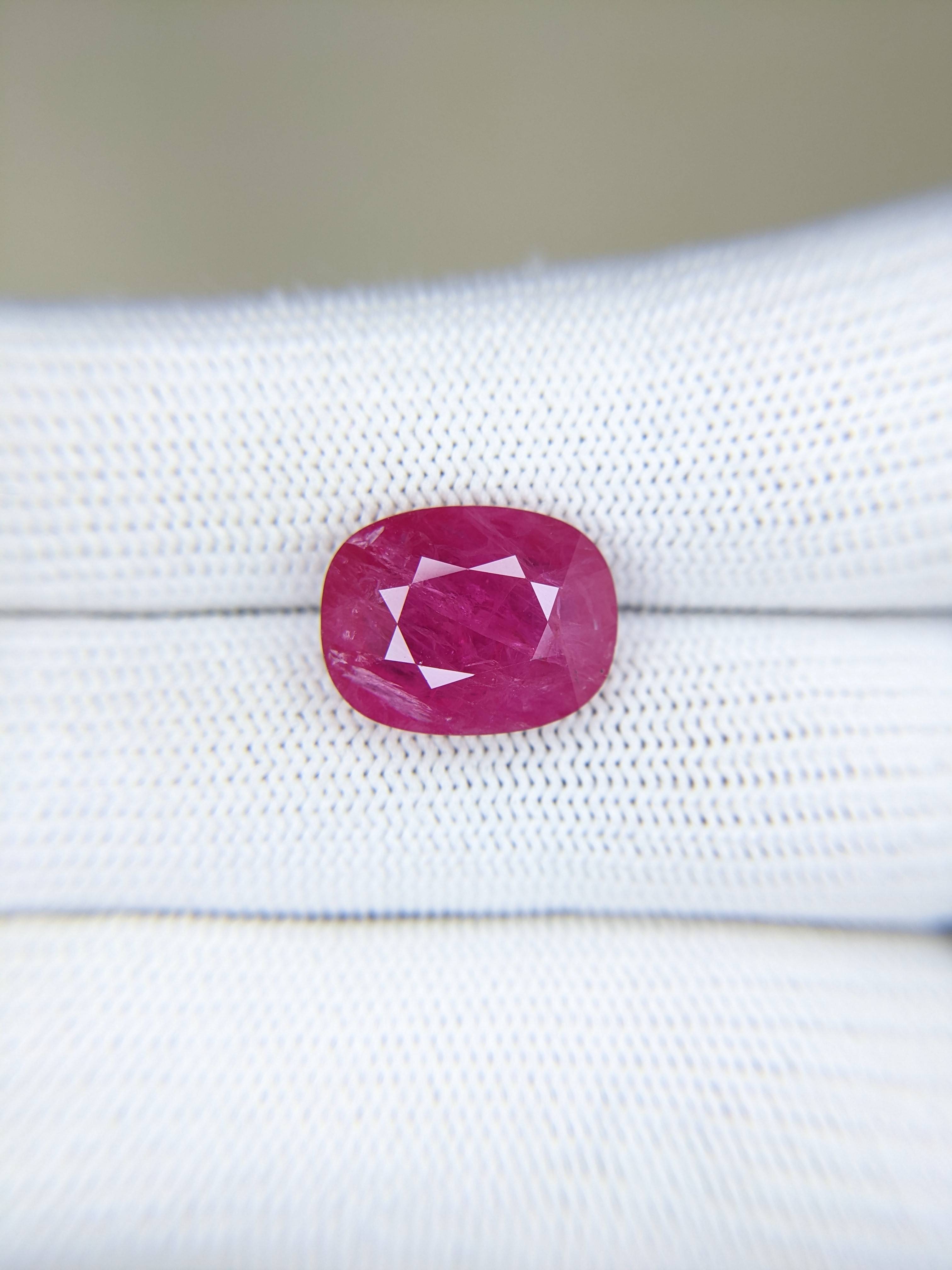 RUBY Cushion: 10.06ct