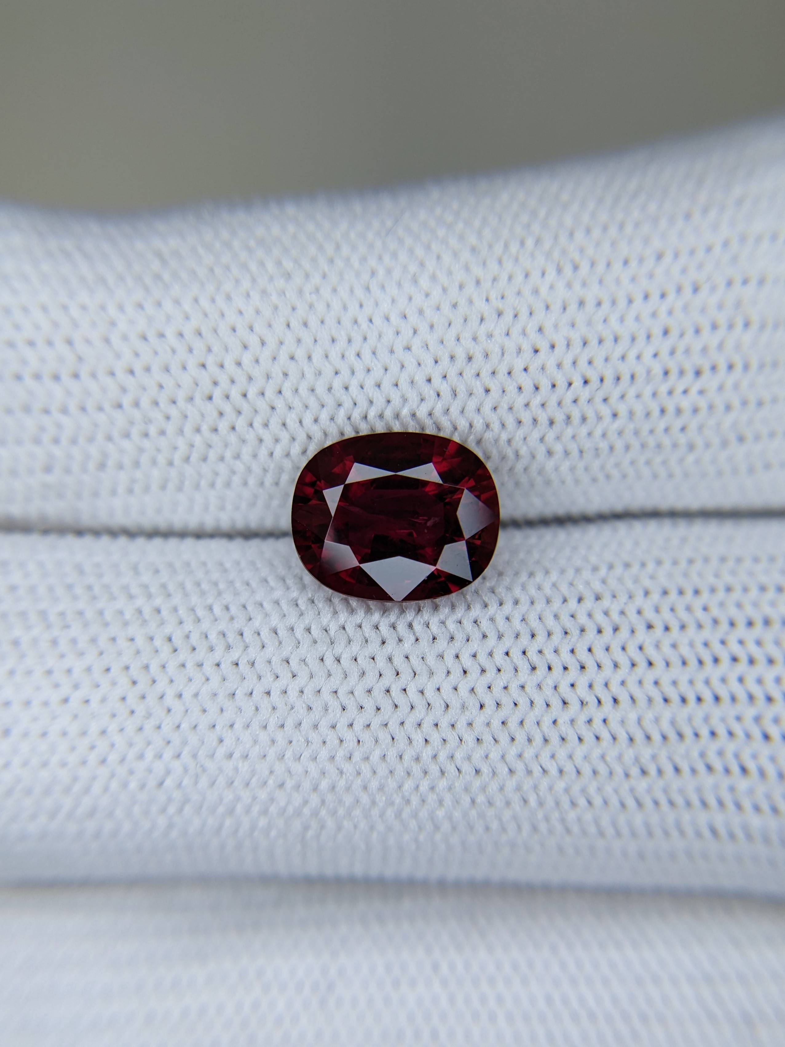 Ruby Oval: 3.31ct