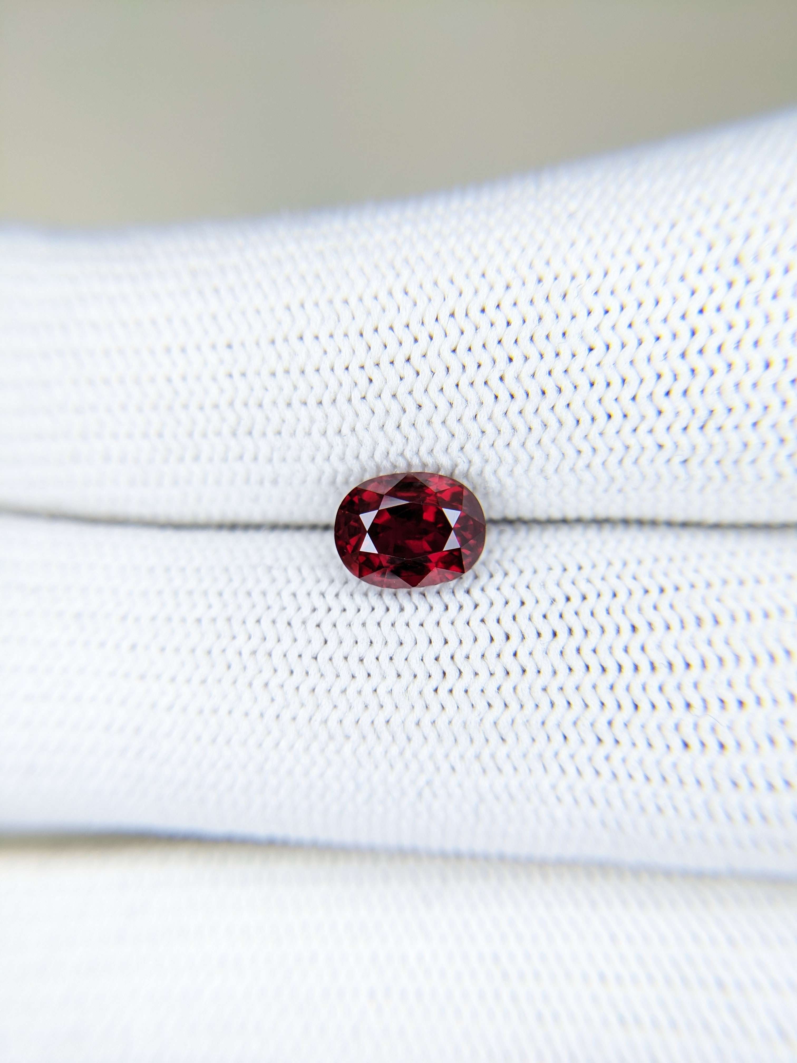Ruby Oval: 2.07ct