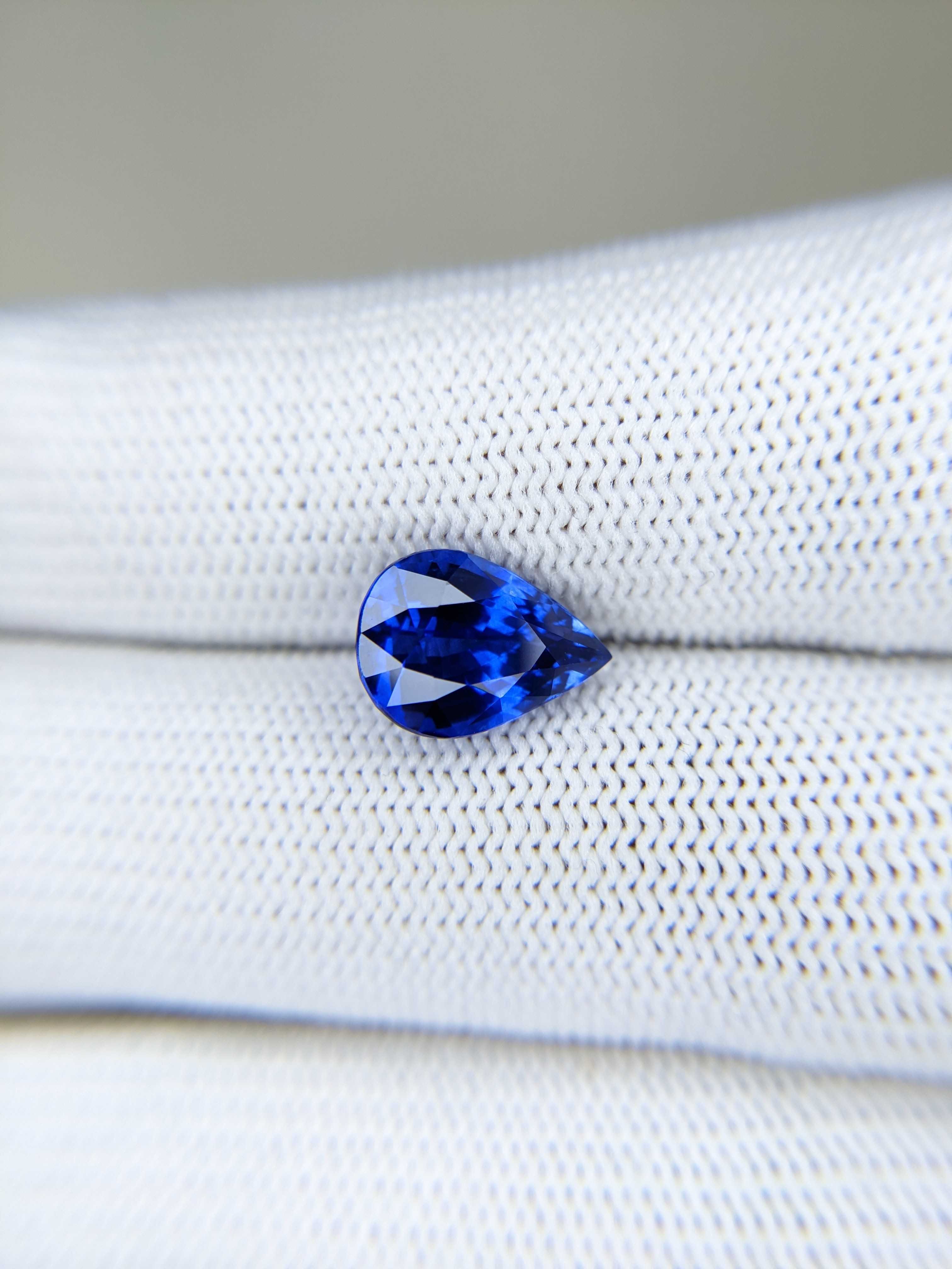 Sapphire Pear: 4.22ct