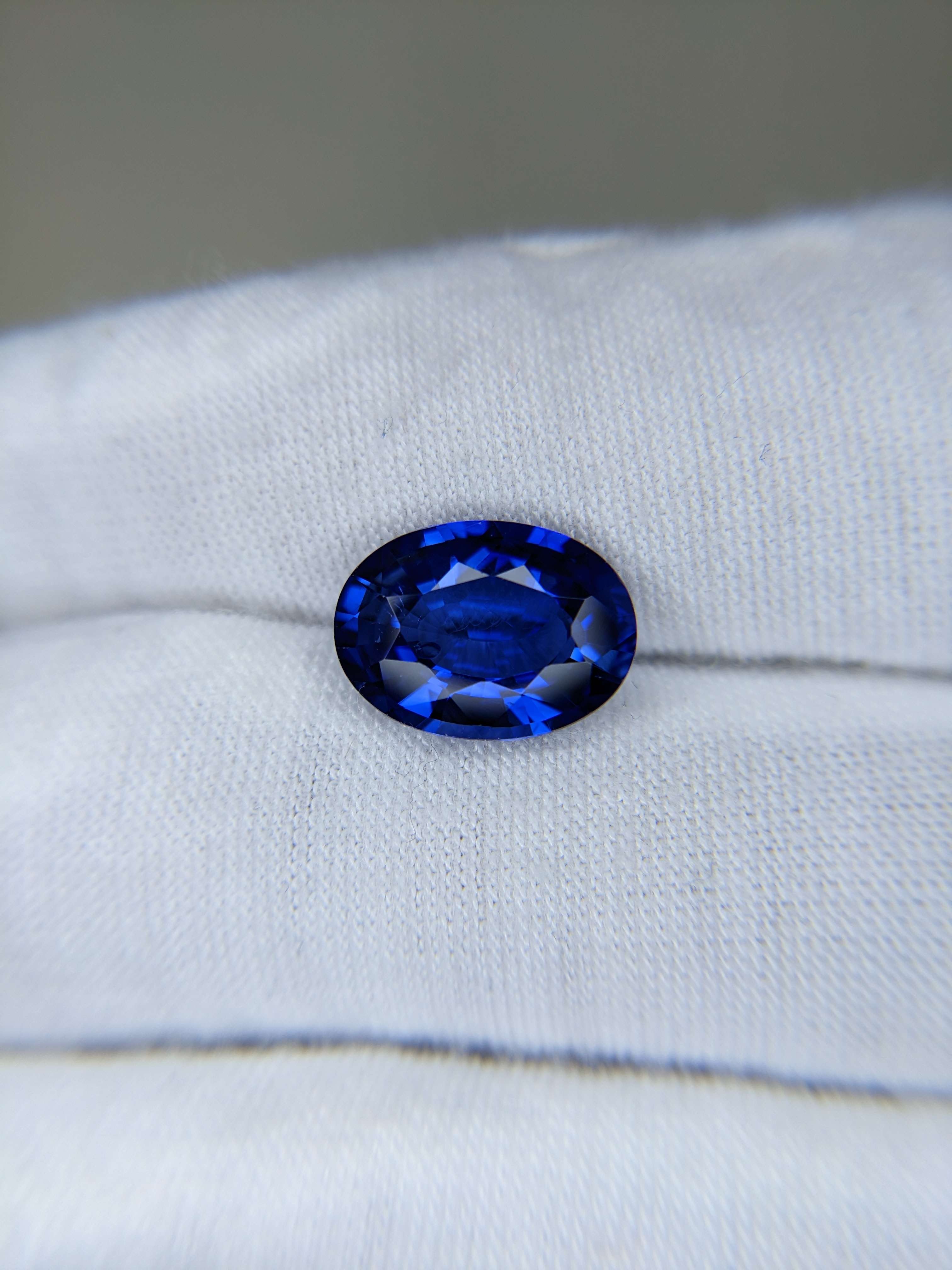 Blue Sapphire Oval: 5.67ct