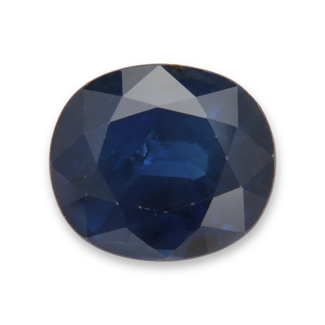 Sapphire Oval: 3.77ct