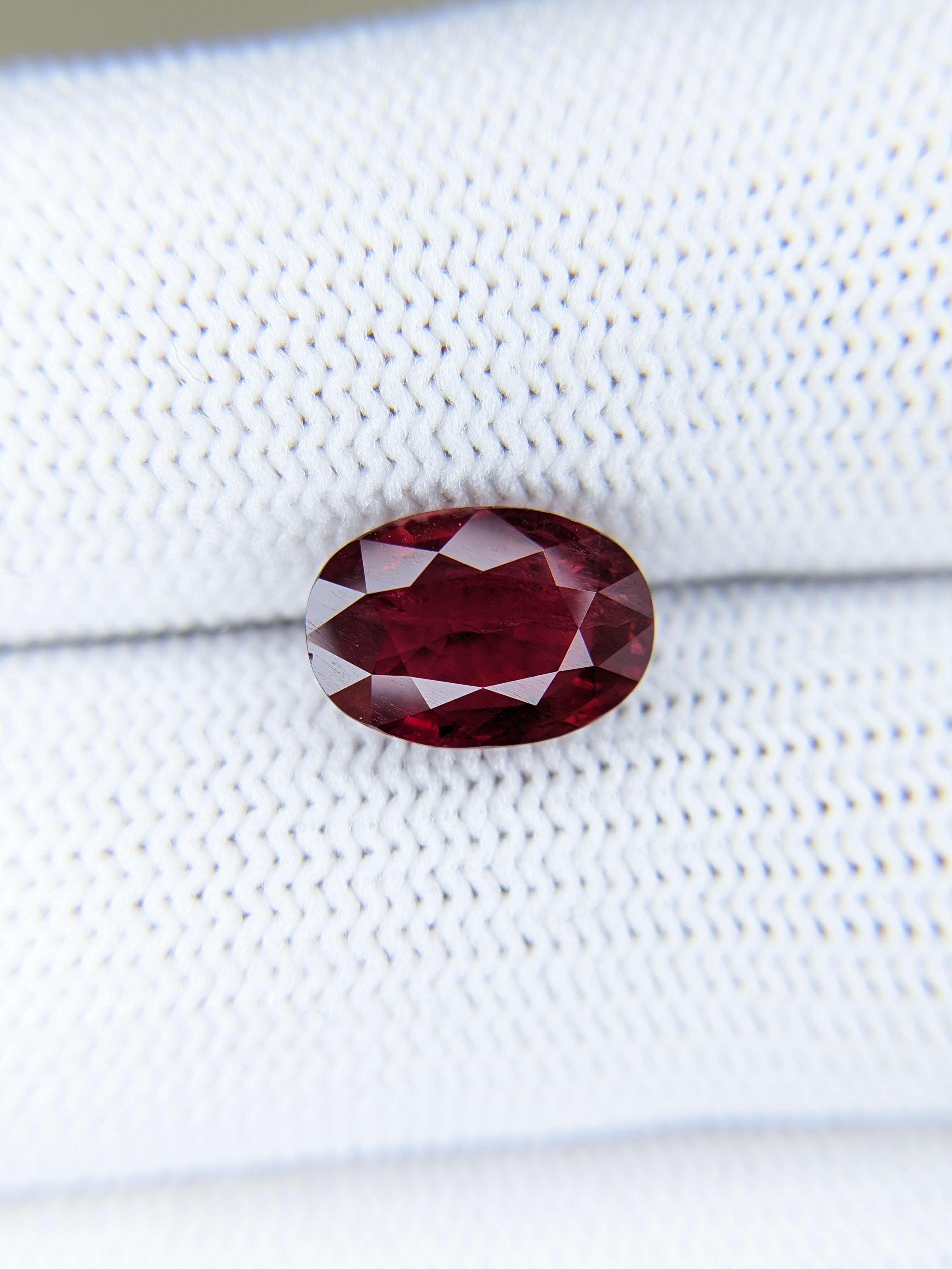 Ruby Oval: 3.01ct