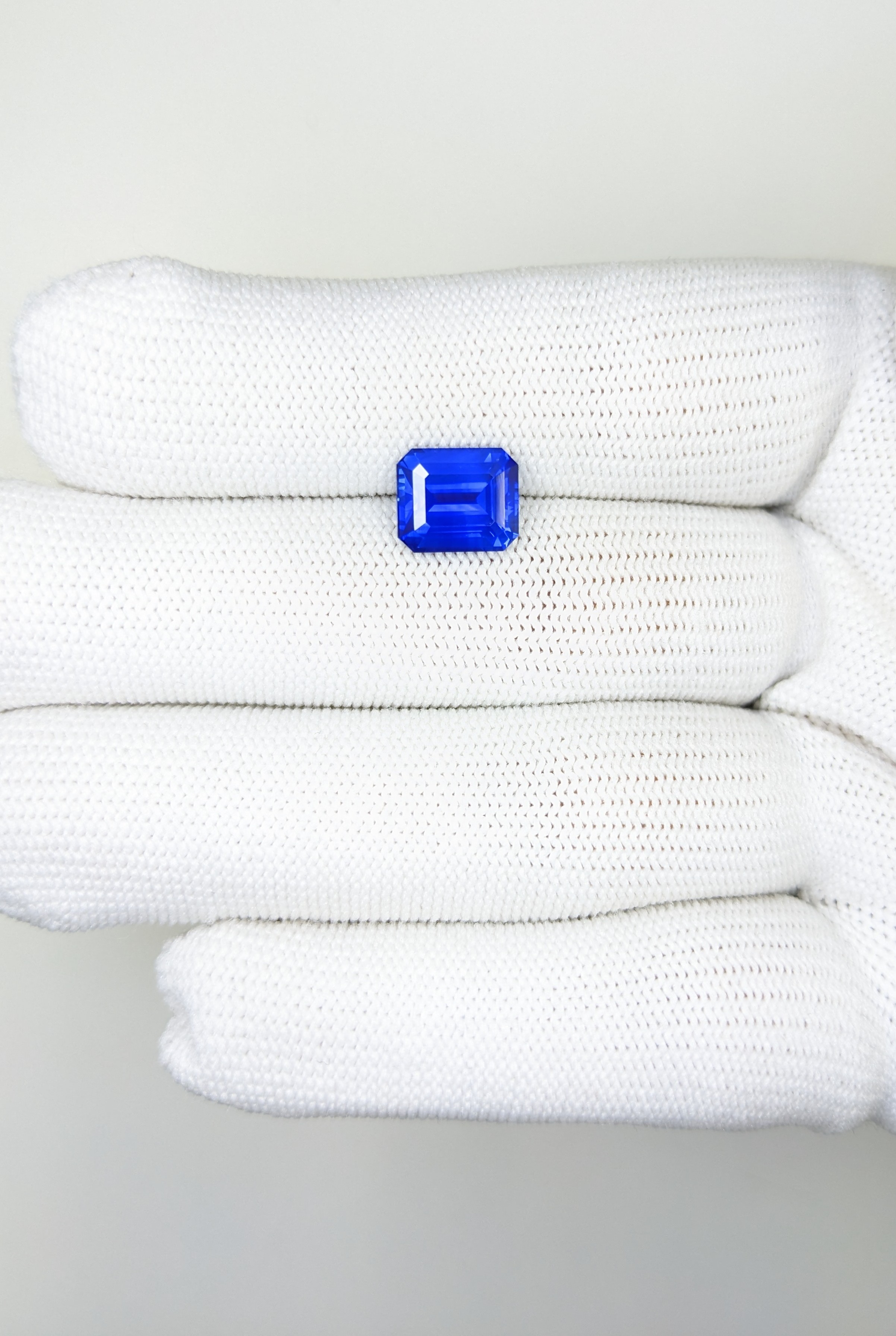 Sapphire Octagonal: 3.70ct