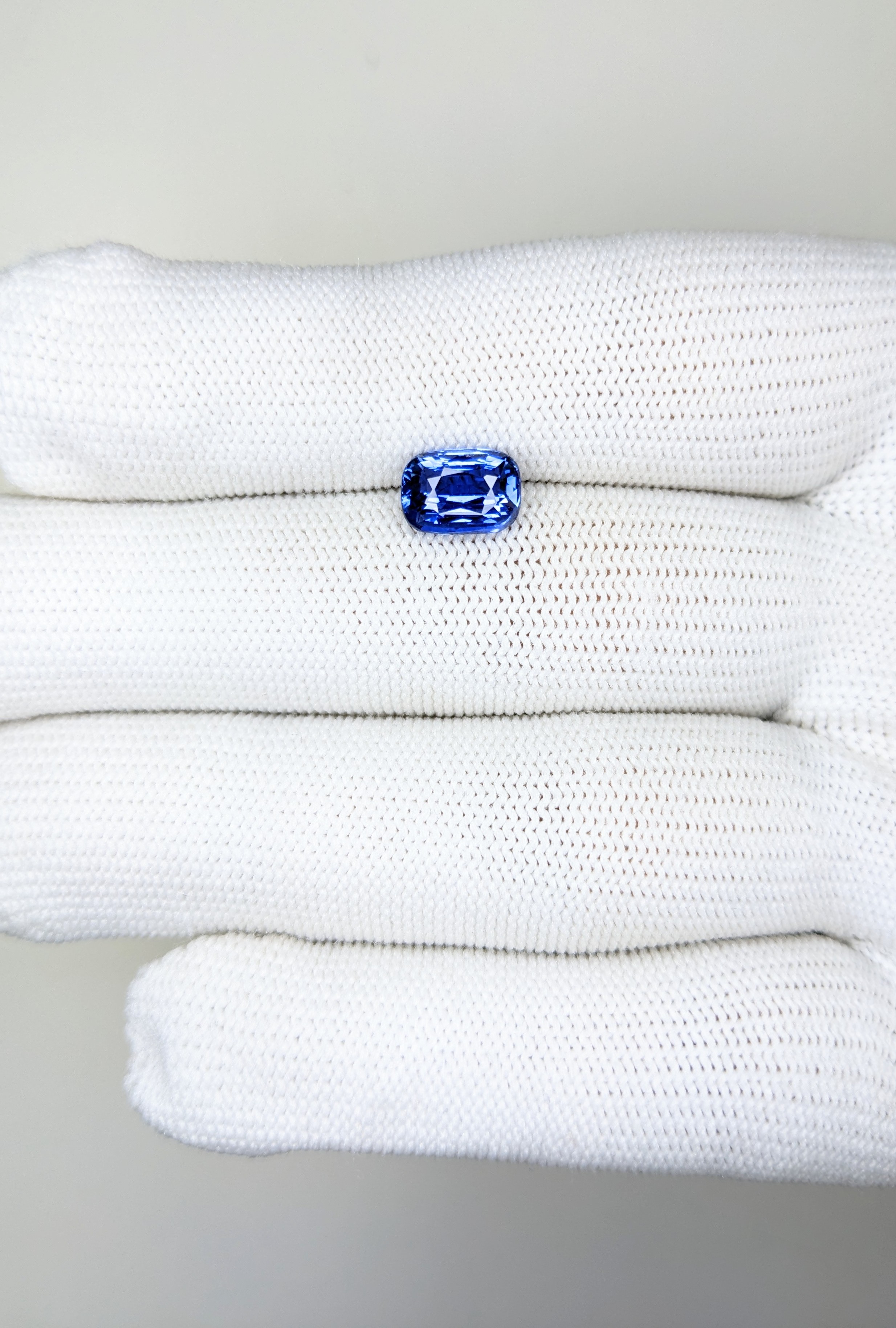 Sapphire Cushion: 2.55ct