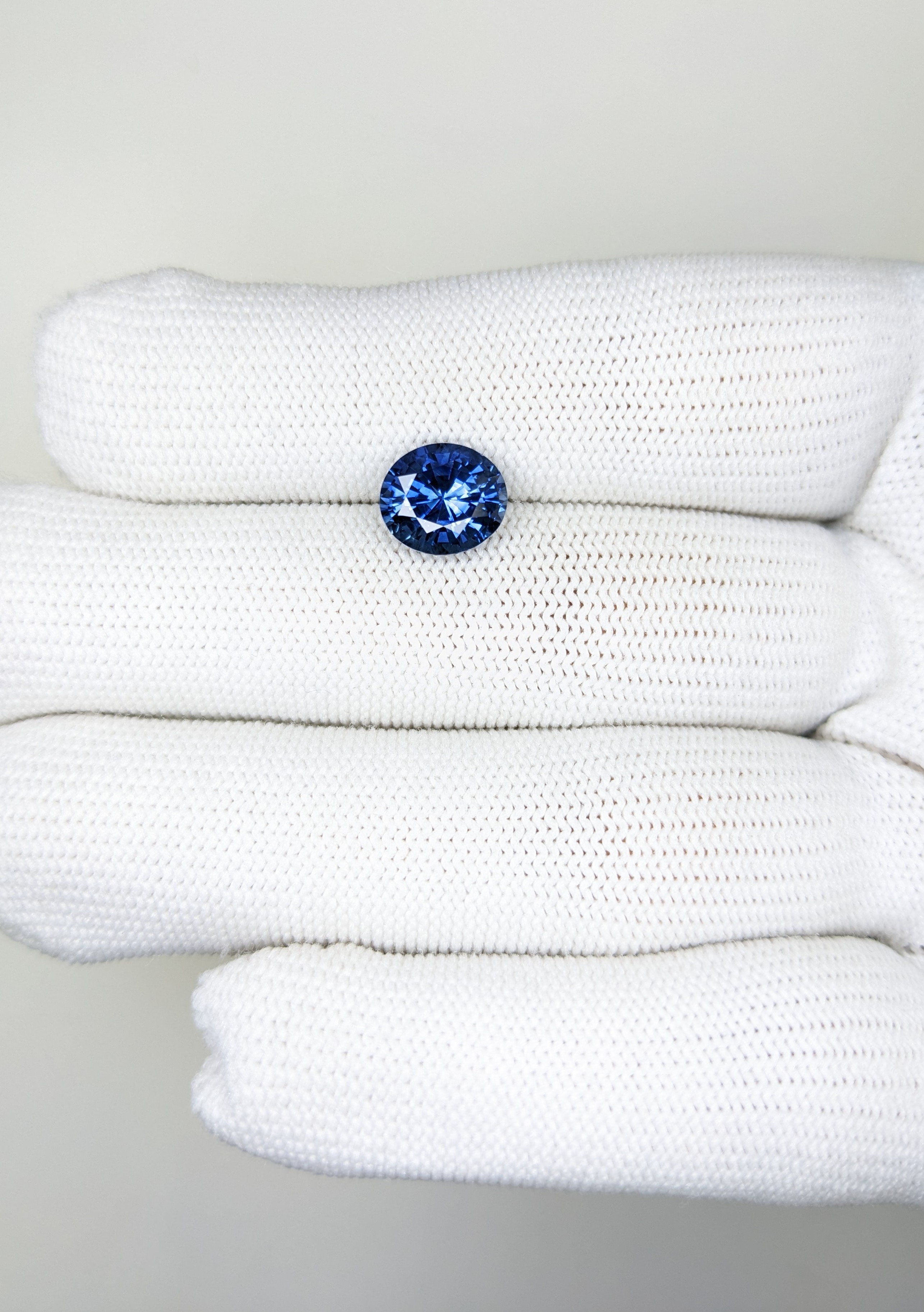 Sapphire Oval: 2.96ct