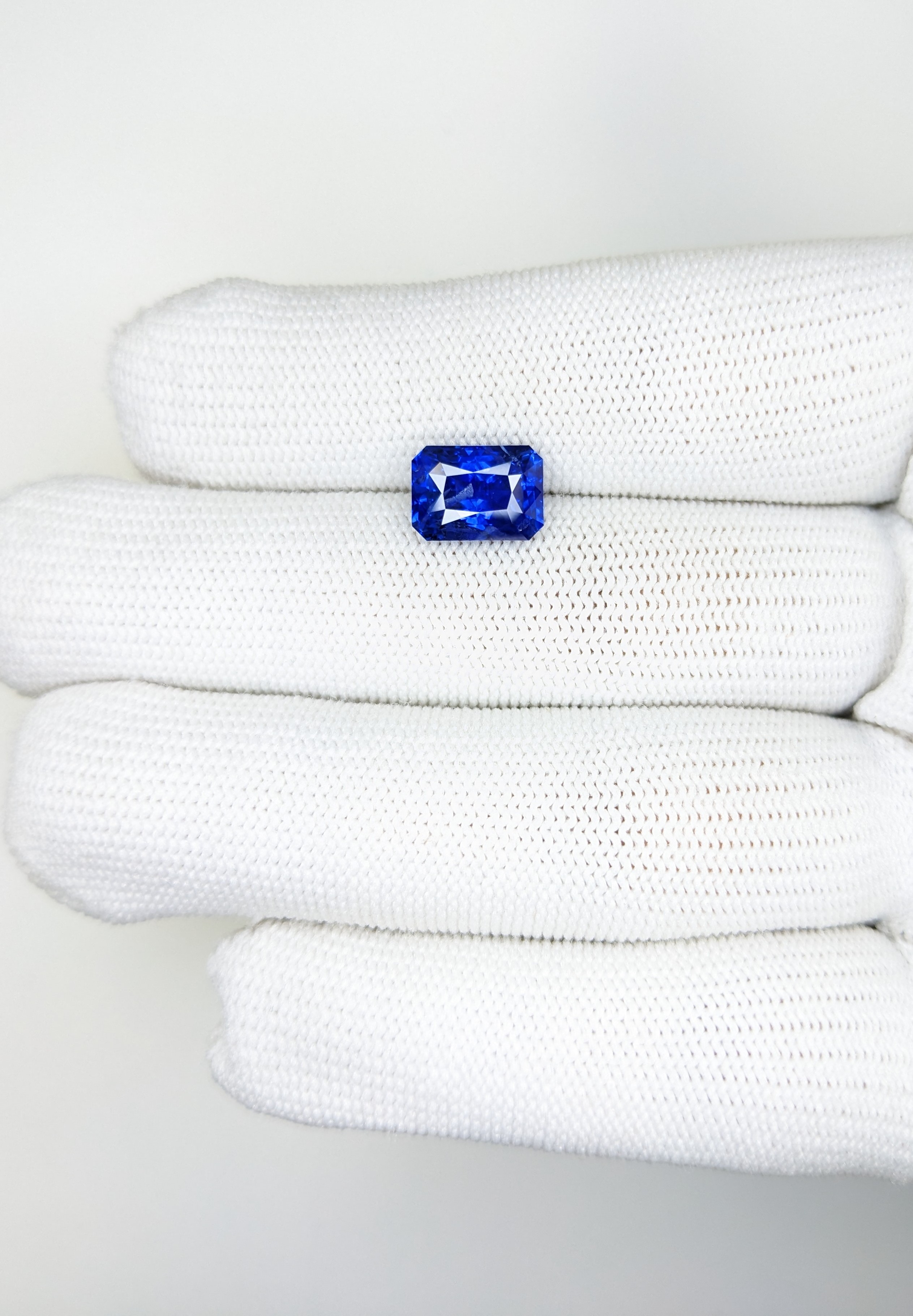 Sapphire Octagonal: 4.07ct