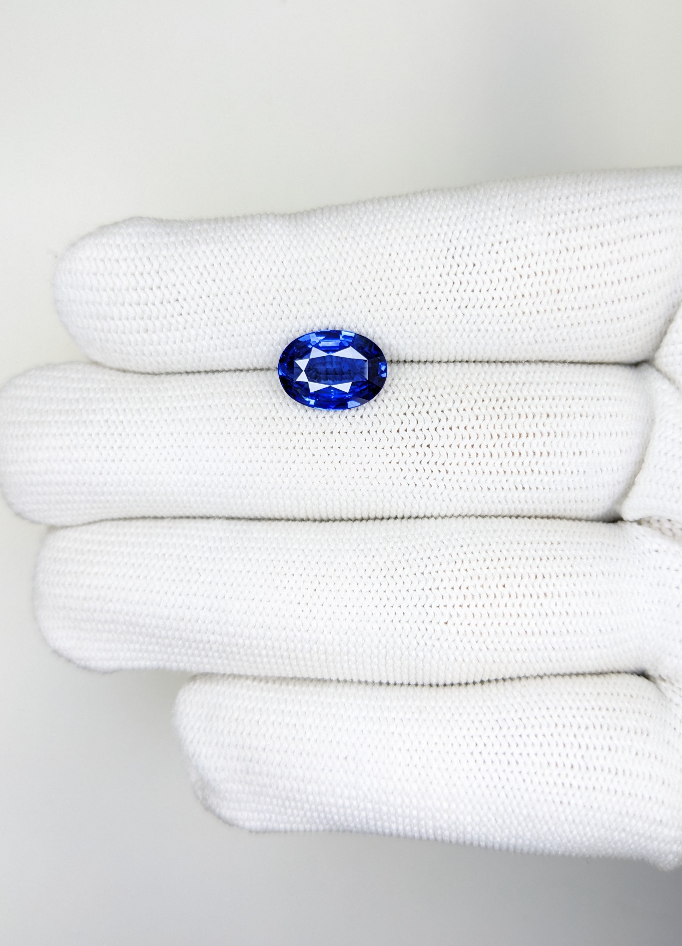 Sapphire Oval: 4.02ct