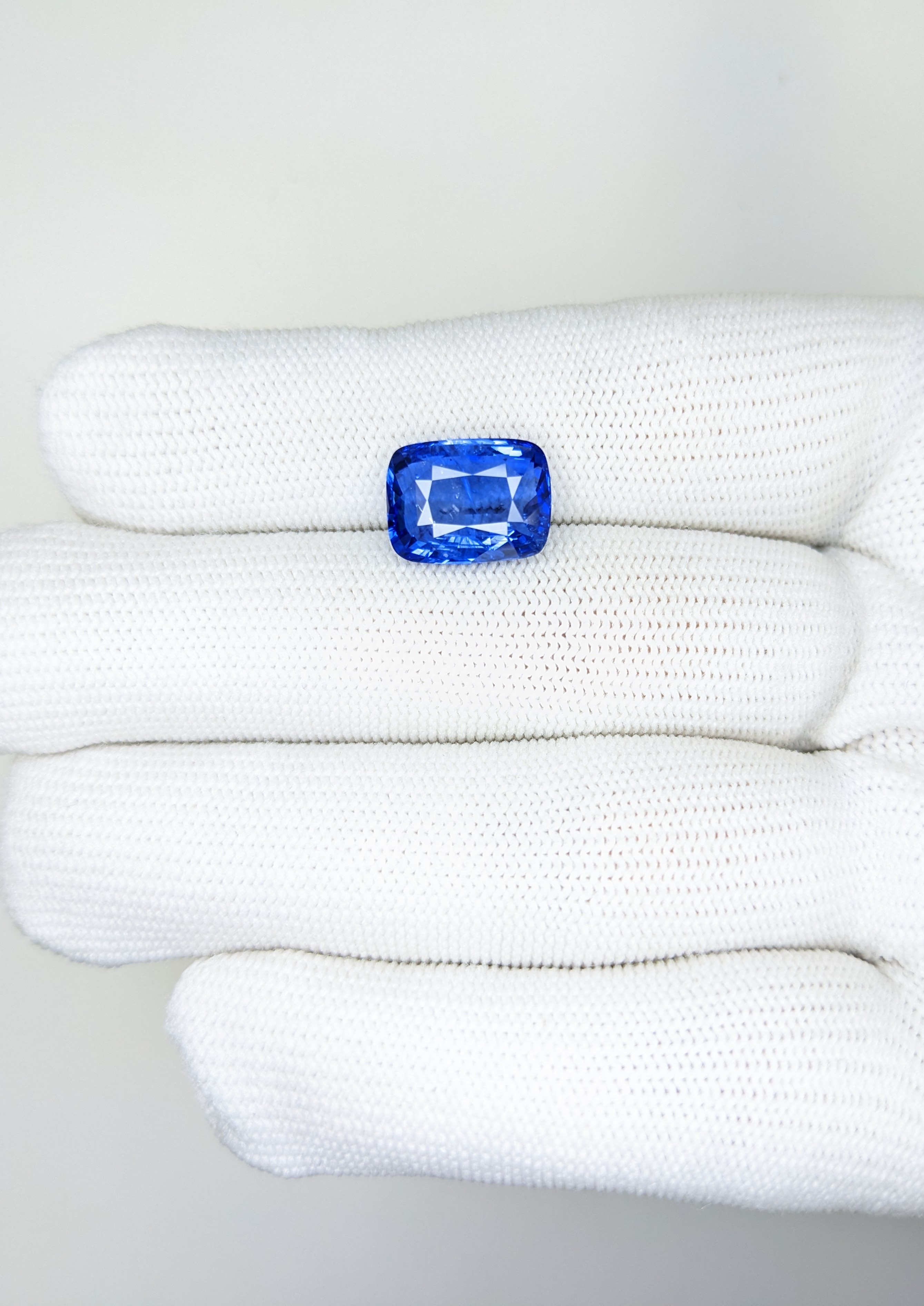 Sapphire Cushion: 7.25ct