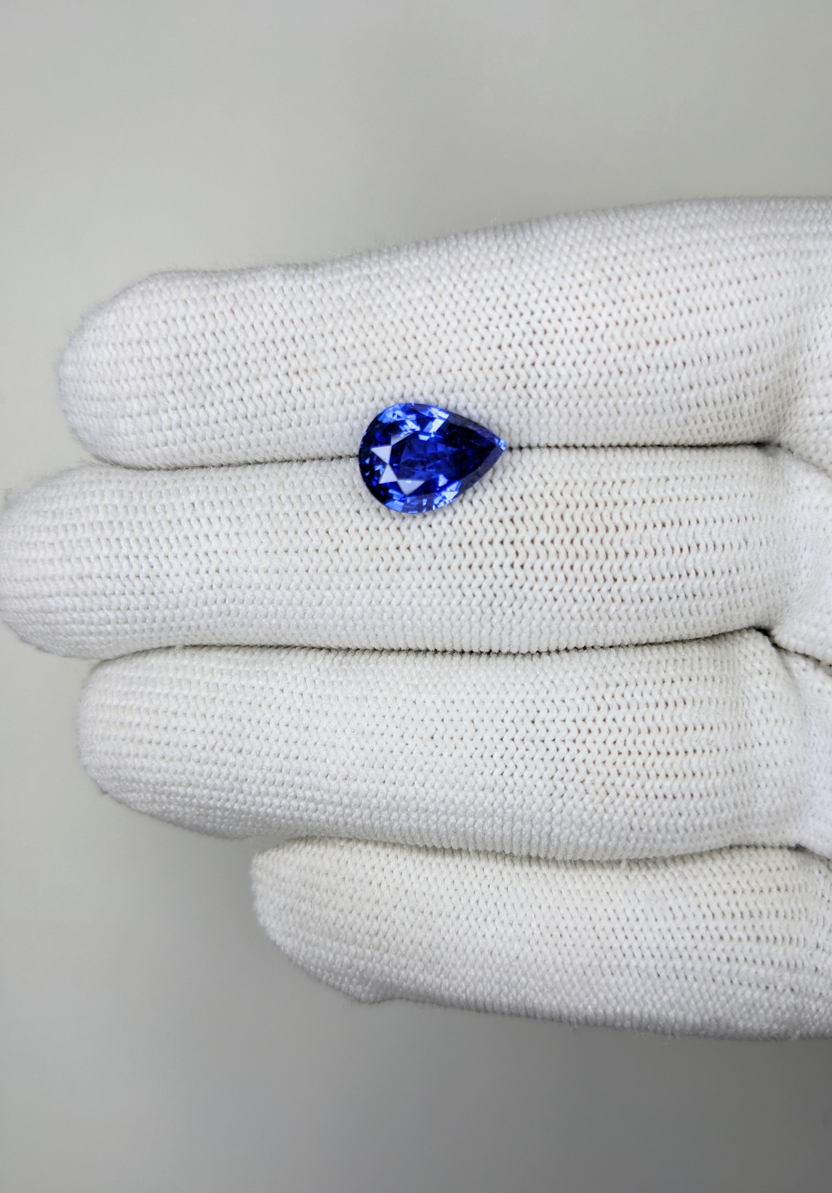 Sapphire Pear: 4.59ct