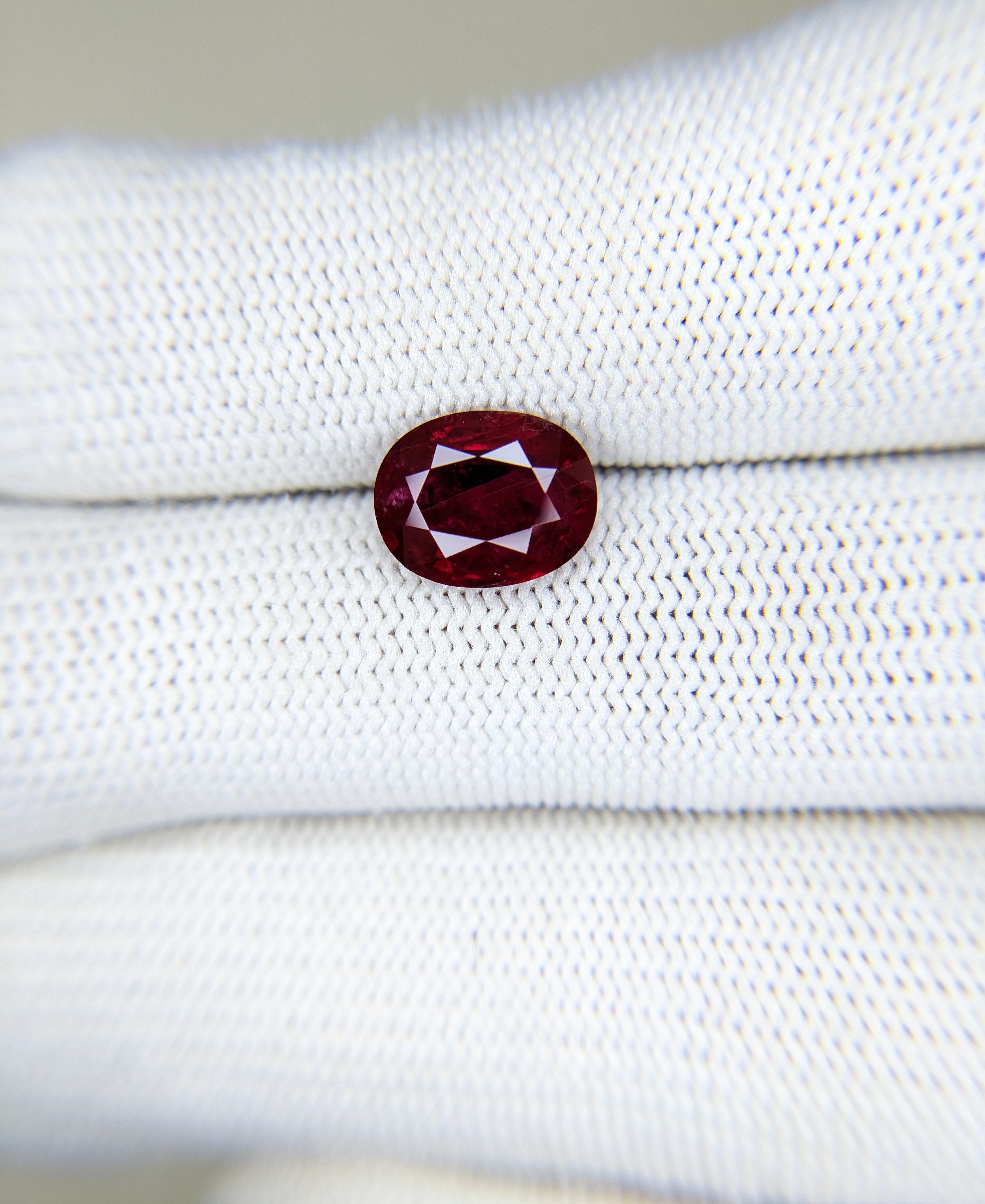 RUBY Oval: 3.53ct