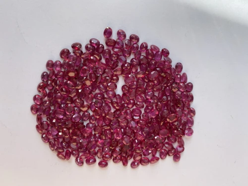 Ruby-Oval: 4mm x 3mm